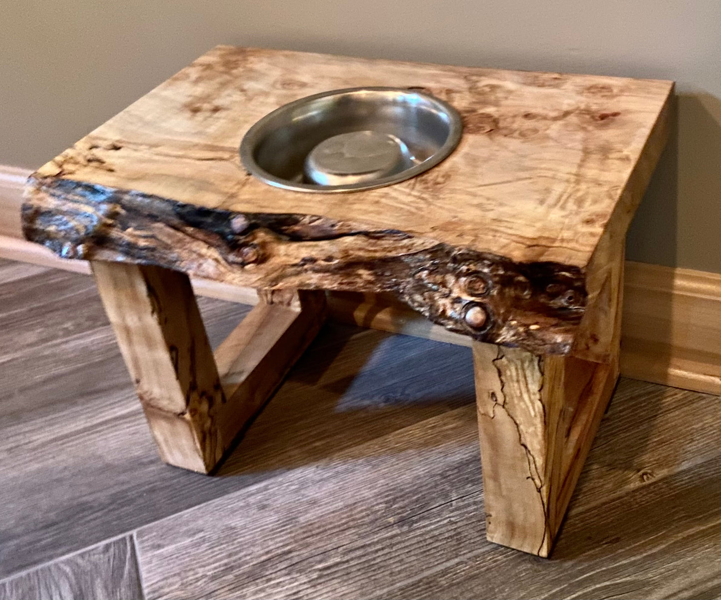 Elevated Pet Feeder
